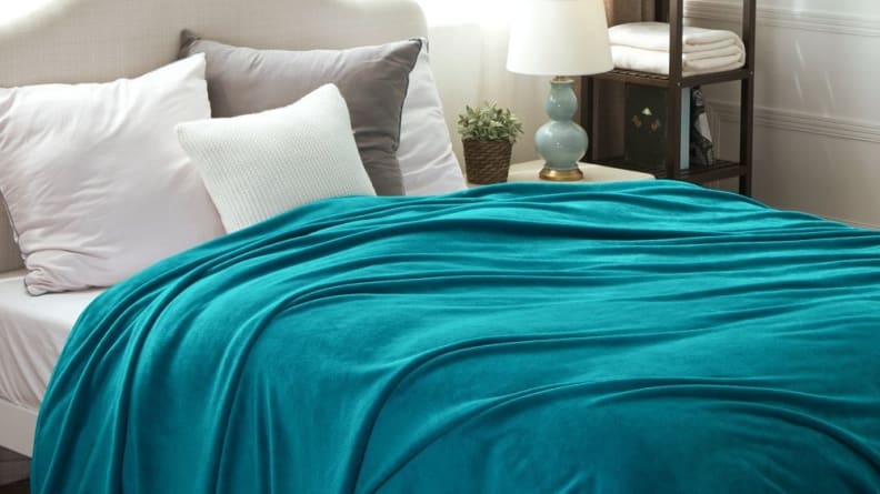 Bedsure Flannel Fleece Luxury Blanket