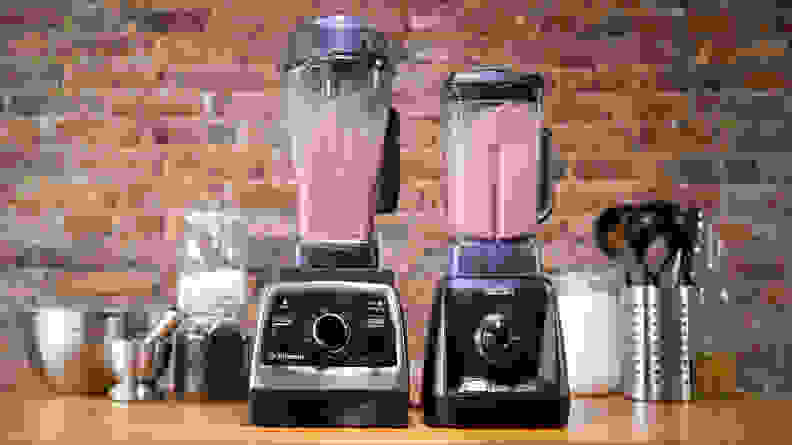 Eufy MiracleBlend beside Vitamix Pro Series 750