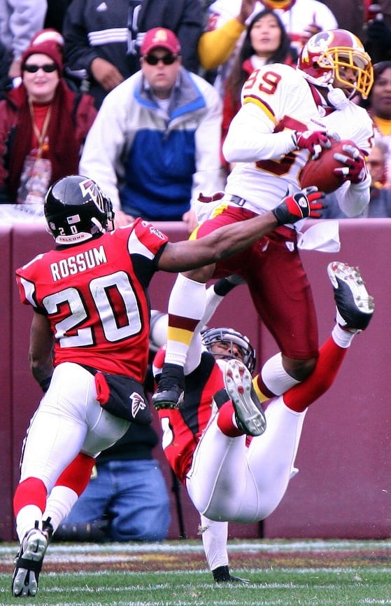 Santana_moss_leaping_catch.jpg