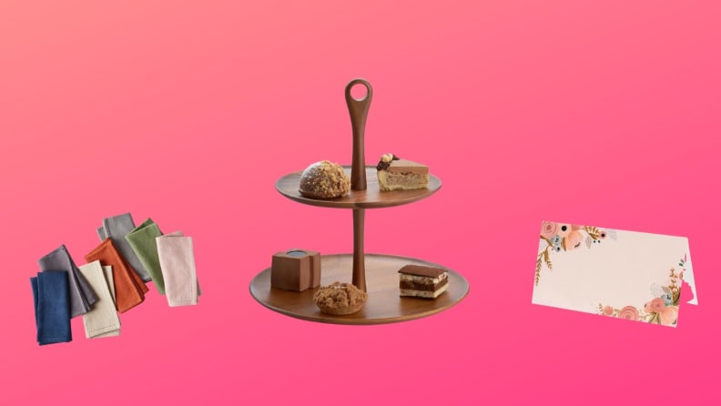 Table cloth, a place card and a sweet stand in front of a background.