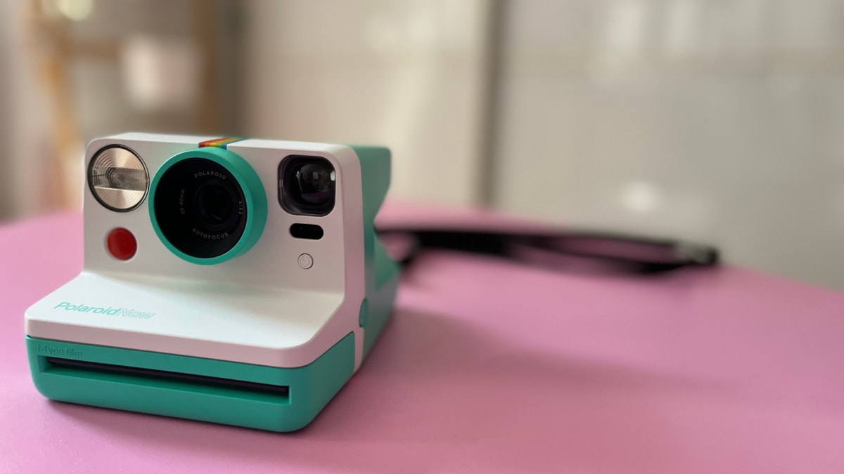 Polaroid Now is the best one-hand-friendly alternative to the Polaroid 600