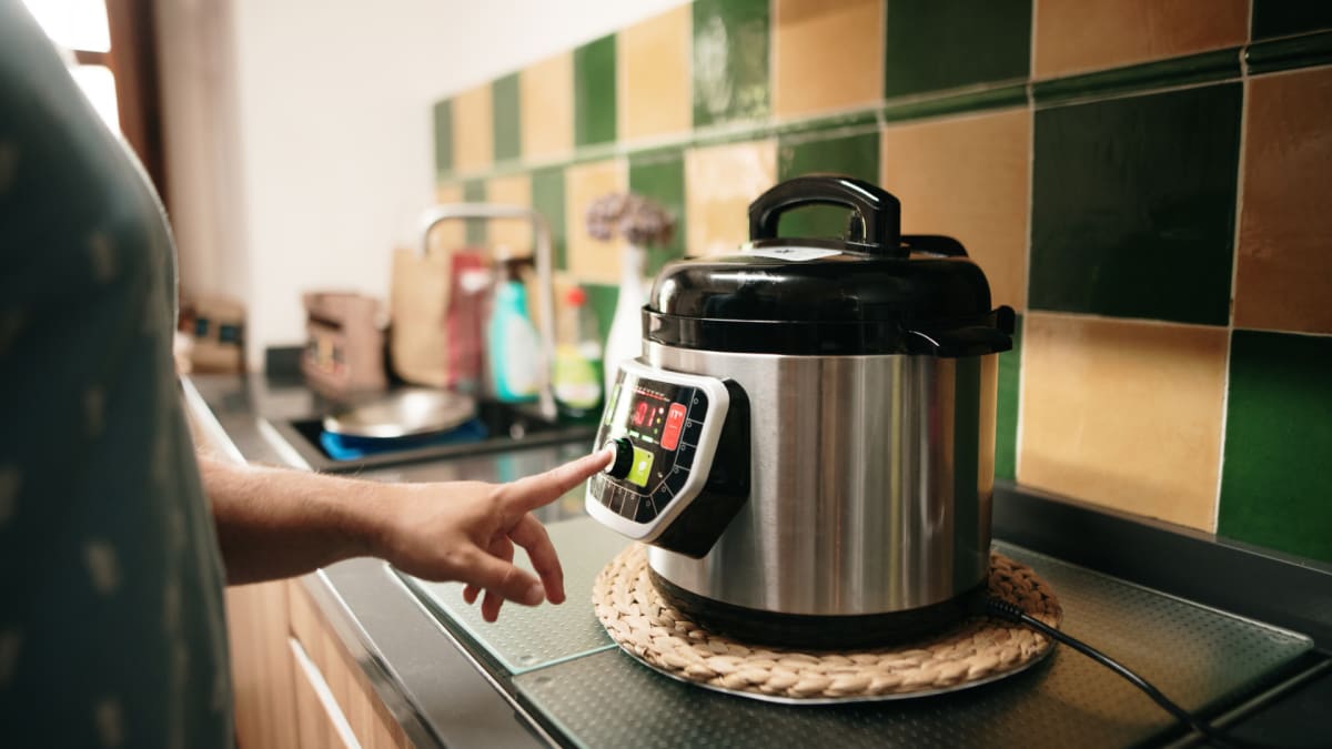 Pressure cooker meal hot sale delivery