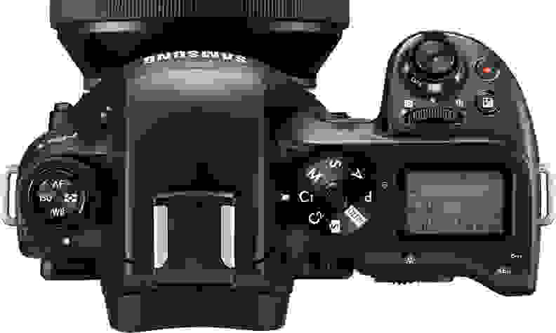 The NX1 includes a status LCD on the top plate of the camera for easily keeping track of your main settings.