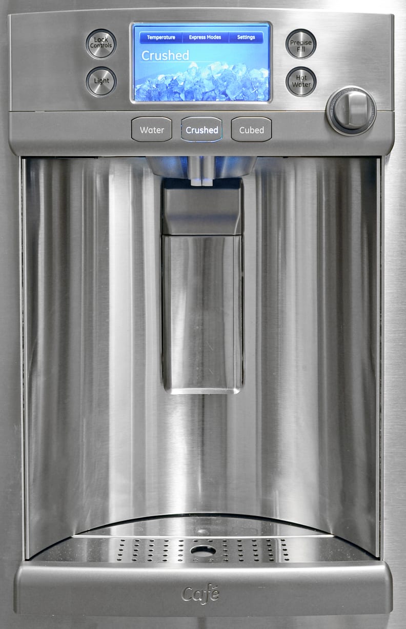 The GE Cafe CFE28TSHSS's dispenser is unusually tall, making it easier to fill everything from a drinking glass to an empty water jug.
