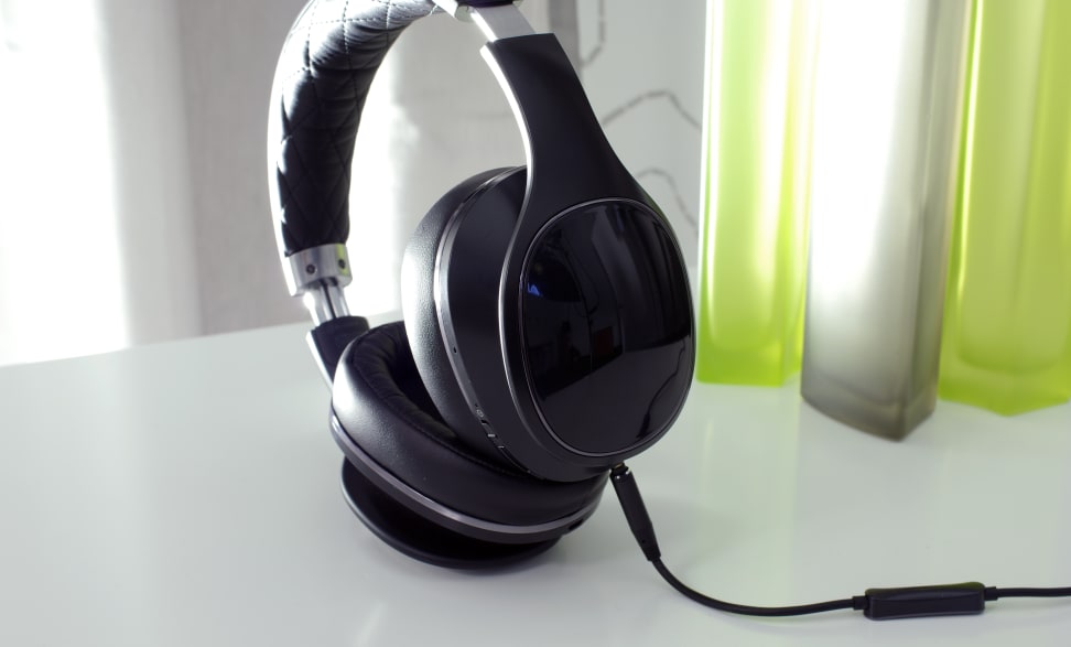 samsung-level-one-cups.jpg