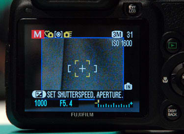 verdacht oppervlakkig Integreren Fujifilm FinePix S2000HD Digital Camera First Impressions Review - Reviewed