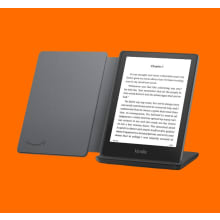 Product image of Kindle Paperwhite Signature Edition Essentials Bundle
