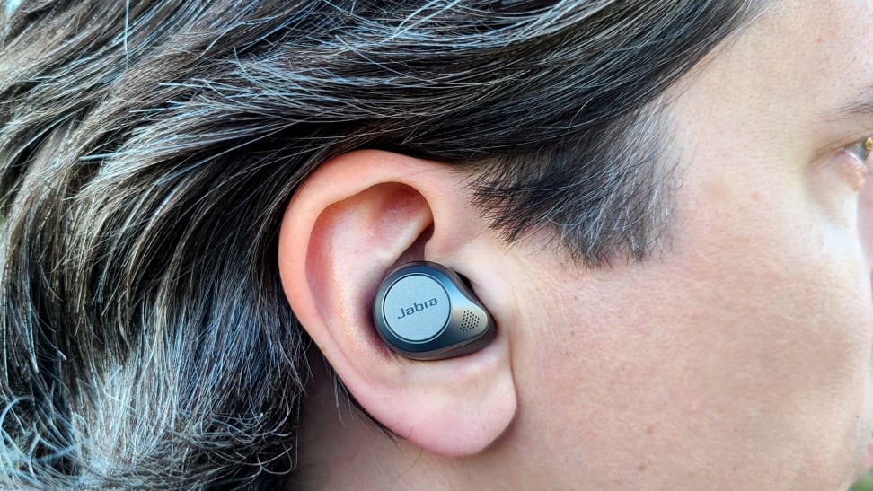 Jabra Elite 85t Review: Solid Earbuds with Tons of Features