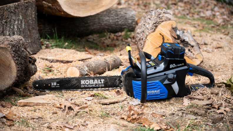 The Kobalt KCS 180B chainsaw was the largest battery-powered saw that we tested, and it cut faster through hardwood than any of the other battery-powered saws.