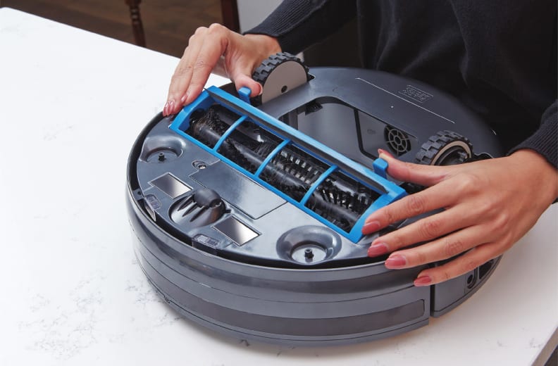 Black & Decker's Smartech Robotic Vacuum keeps smarts, cuts price at CES -  CNET