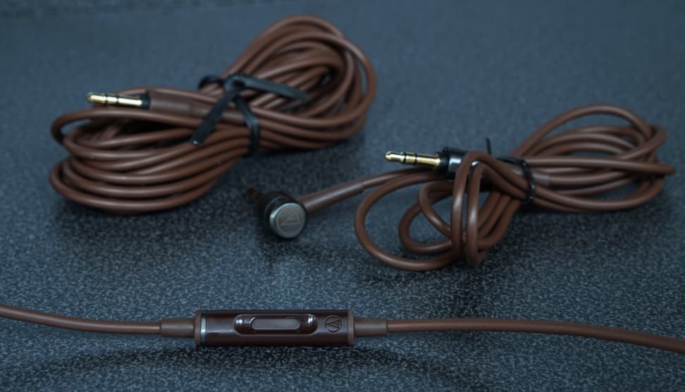 Audio-Technica ATH-MSR7 - Cables