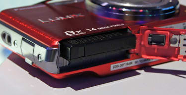 PANASONIC-FH20-battery.jpg