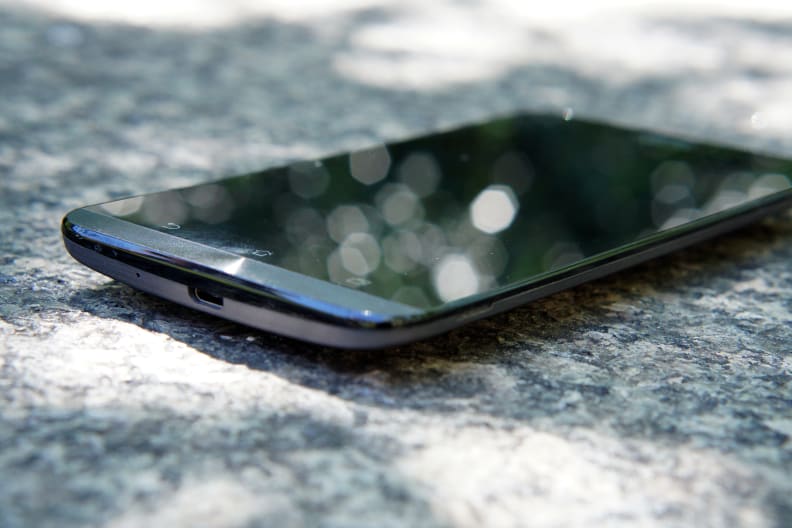 Asus ZenFone 2 USB port