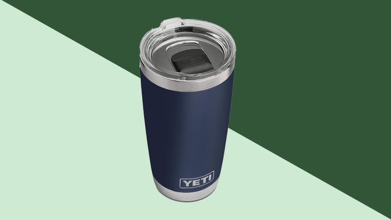 An image of a dark blue YETI tumbler in the 20oz size.