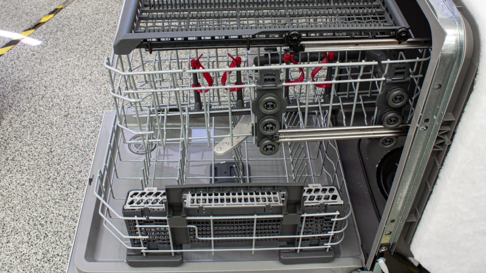 GE-Appliances-GDF630PGMWW-interior