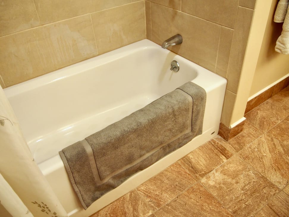 AmazonBasics bath mat
