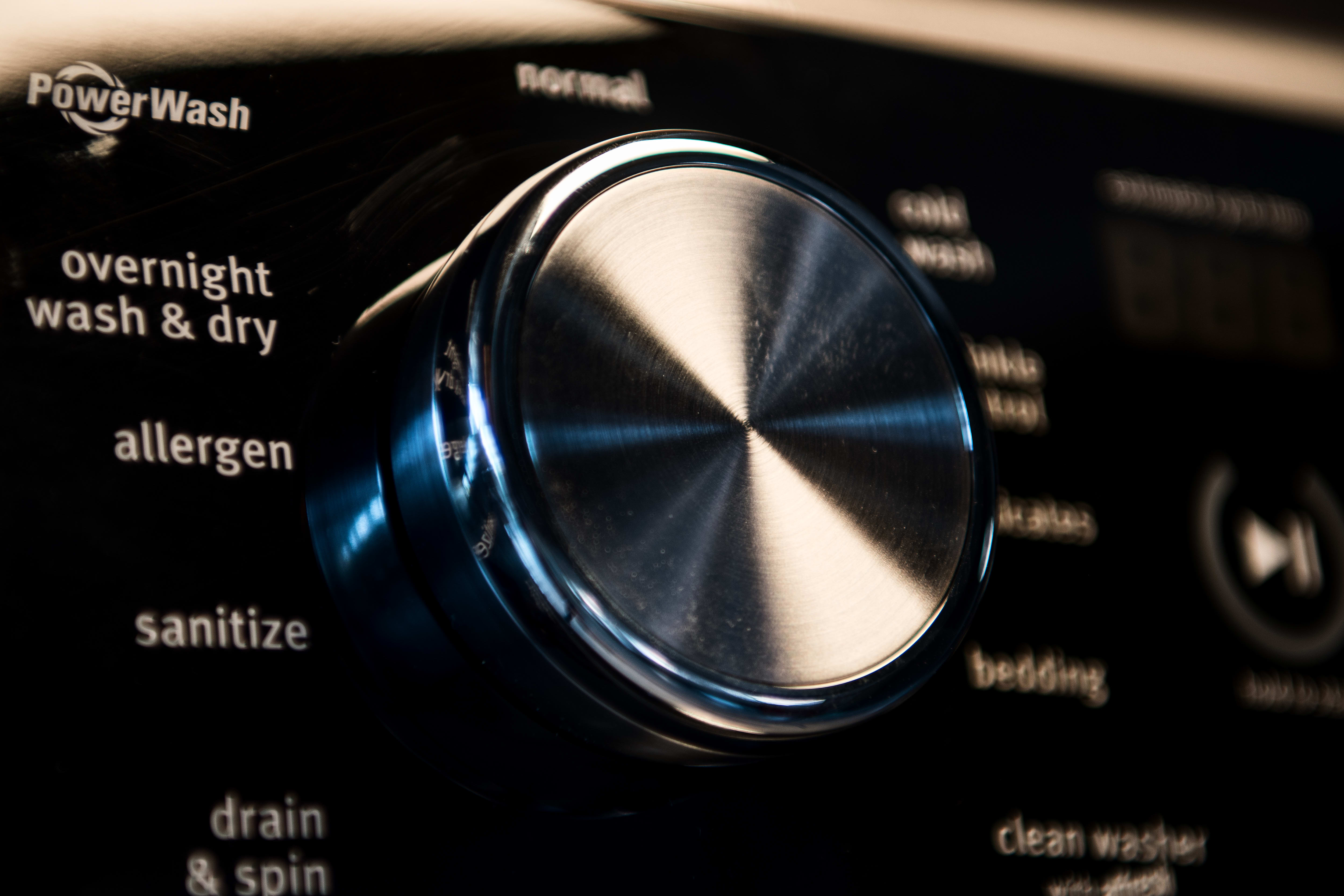 Maytag MHW8200FC and MHW8200FW frontload Washing Machine Review