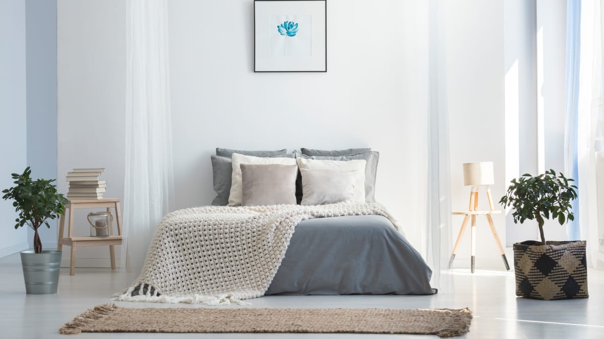 If you don't use a top sheet, you're disgusting - Reviewed