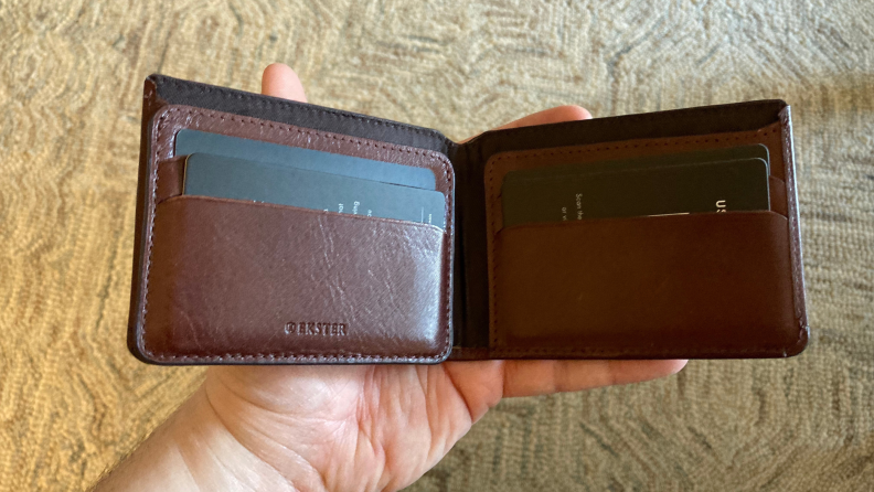 Ekster Wallet Review: Is the Modular Bifold wallet worth it? - Reviewed