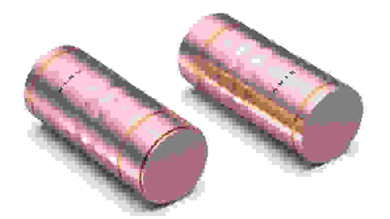 Ninu智能香水(金属粉色圆柱体)。