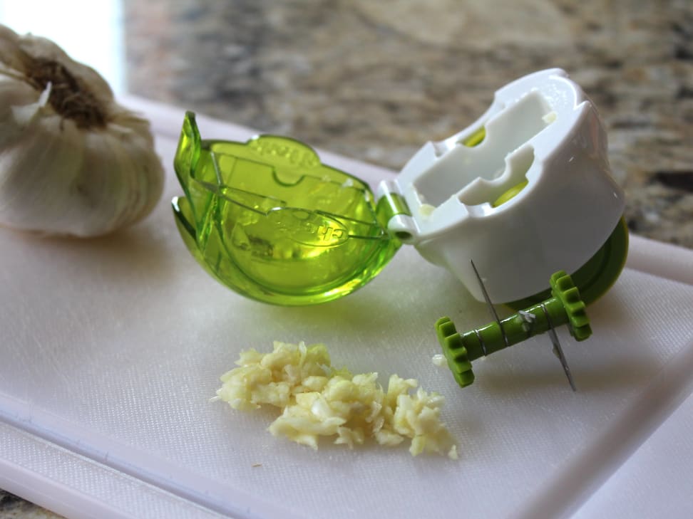 Chef'n GarlicZoom Review: Is this $10 cooking gadget worth it? - Reviewed