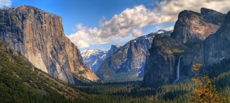 Despite the presence of more than 20 waterfalls in the park, Bridalveil Falls is the most commonly photographed. [Image credit: Flickr user