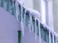 ice dams on roof