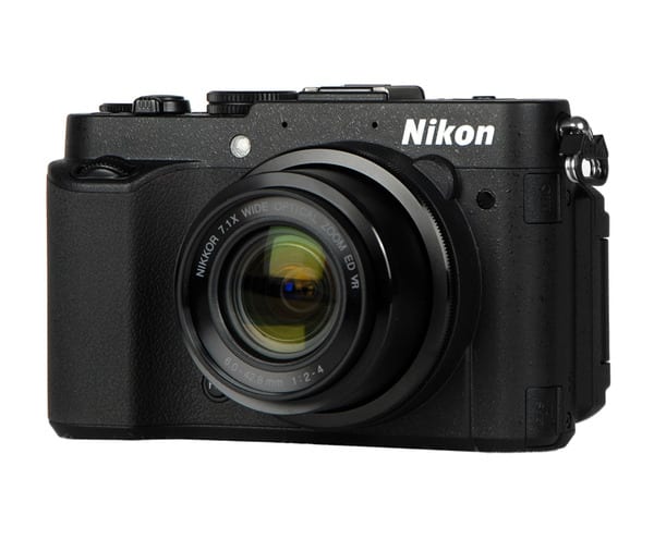 Nikon Coolpix P7700.jpg