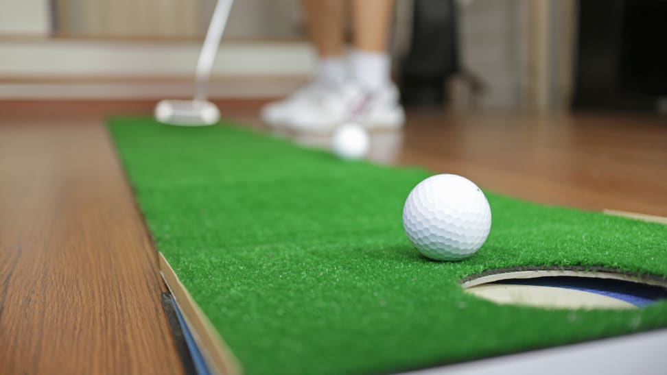 Indoor putting