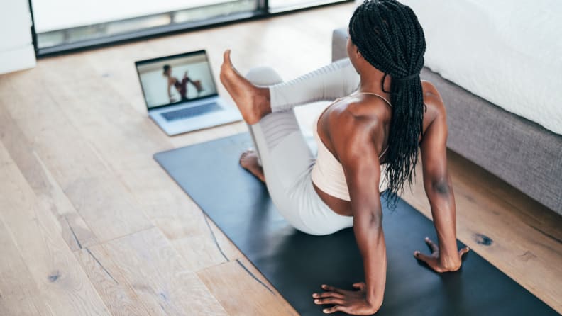 10 Alo Moves Yoga Classes for Beginners — Alo Moves