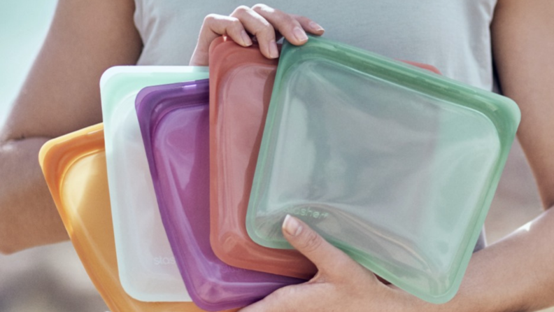 Reusable sealing bag