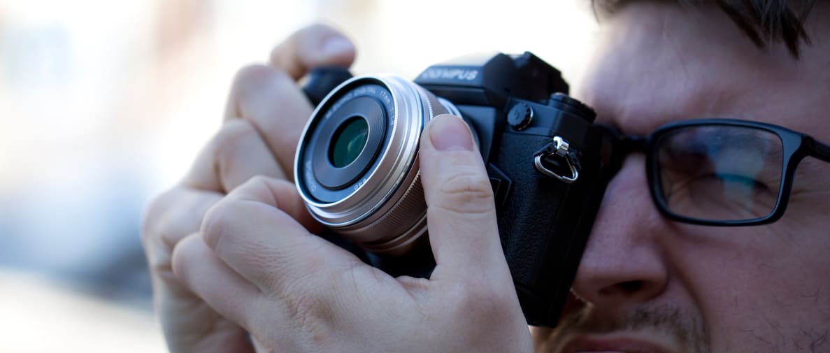The Olymus M.Zuiko 17mm f/1.8 prime lens