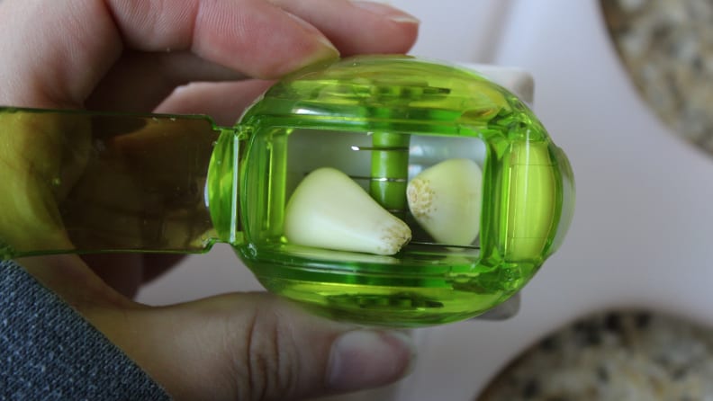 Chef'n Garliczoom Garlic Chopper Roller Tool Gadget Review 