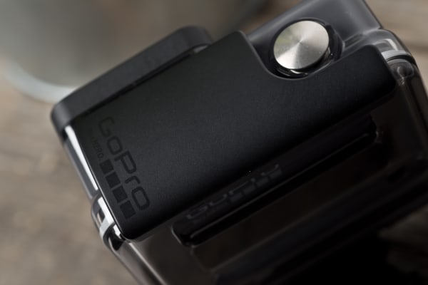 A photograph of the GoPro Hero 2014 edition's latch.