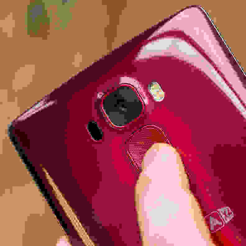 A photograph of the LG G Flex 2's camera.