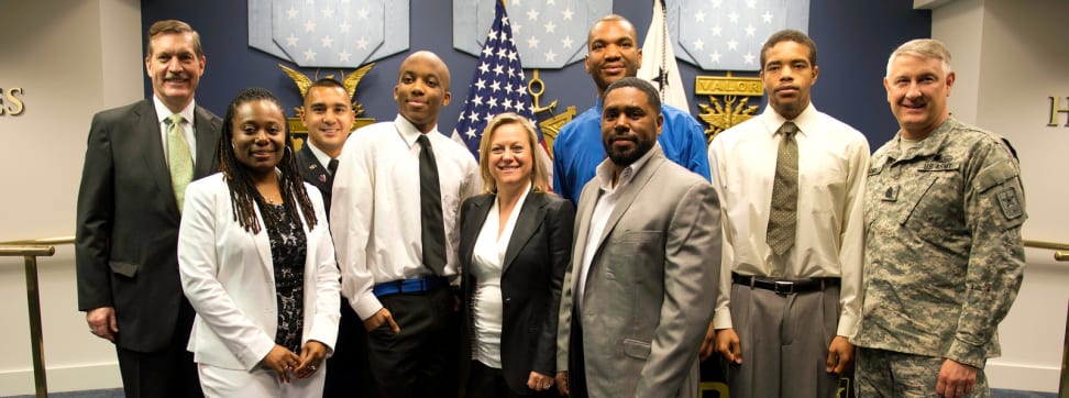 Members of the U.S. Army's PaYS program pose with Sony Computer Entertainment America representatives.