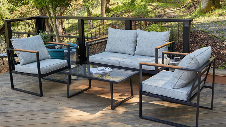 Product image of the East Oak Courtyard Patio Furniture Setz.