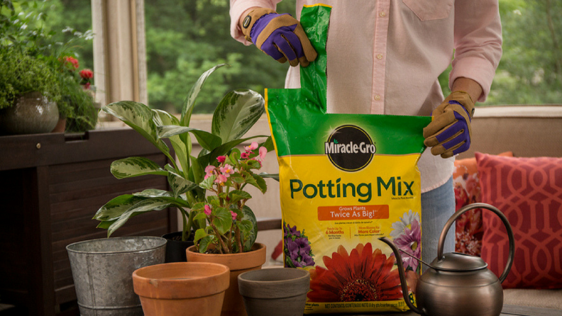 Miracle-Gro Potting Mix