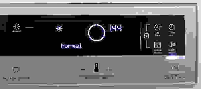 The Electrolux EIED200QSW's controls are very easy to read, but could be more responsive.