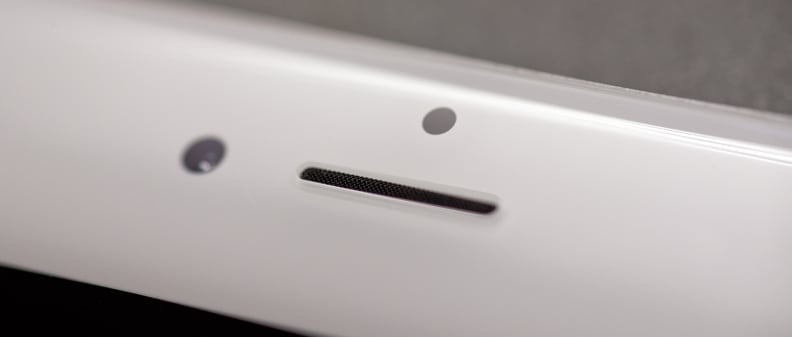 A photograph of the Apple iPhone 6 Plus' earpiece.