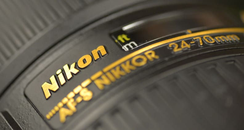 The Nikon D810 has a built-in autofocus motor, letting you take advantage of all AF-compatible F-mount lenses.