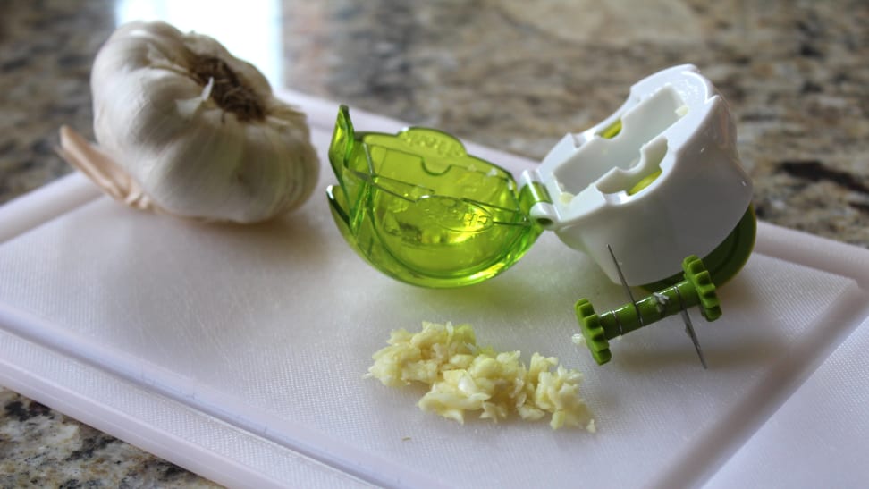 Chef'n GarlicZoom™ Garlic Chopper in Green 