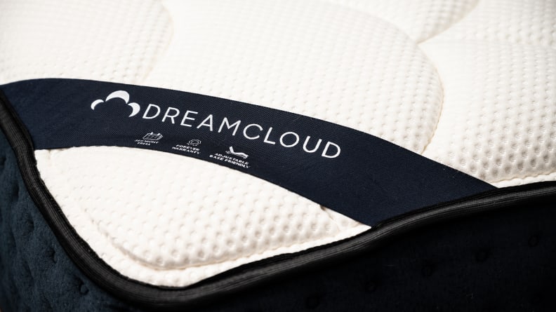 Dreamcloud mattress label