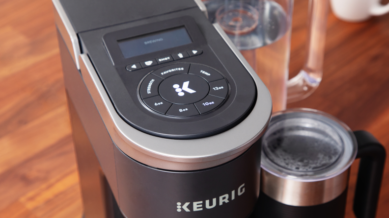 Close view of the button controls on the top of the Keurig K-Cafe Smart.