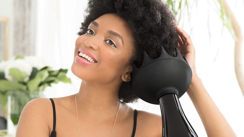 How to Diffuse Curly Hair and 4 Types of Diffusers to Choose From