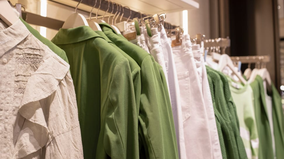 New life for used clothing made from blended fibres