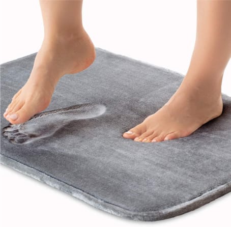 17 Best Bath Mats Of 2022 Reviewed, White Bathroom Rugs Without Rubber Backings And Legs In Germany