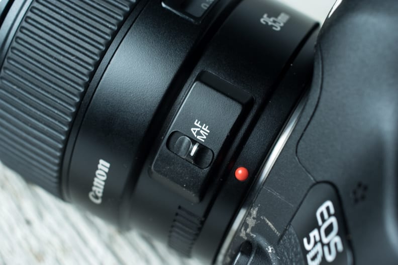Unlike some newer lenses, the 35mm f/1.4L doesn't provide a setting for manual focus override while using autofocus.