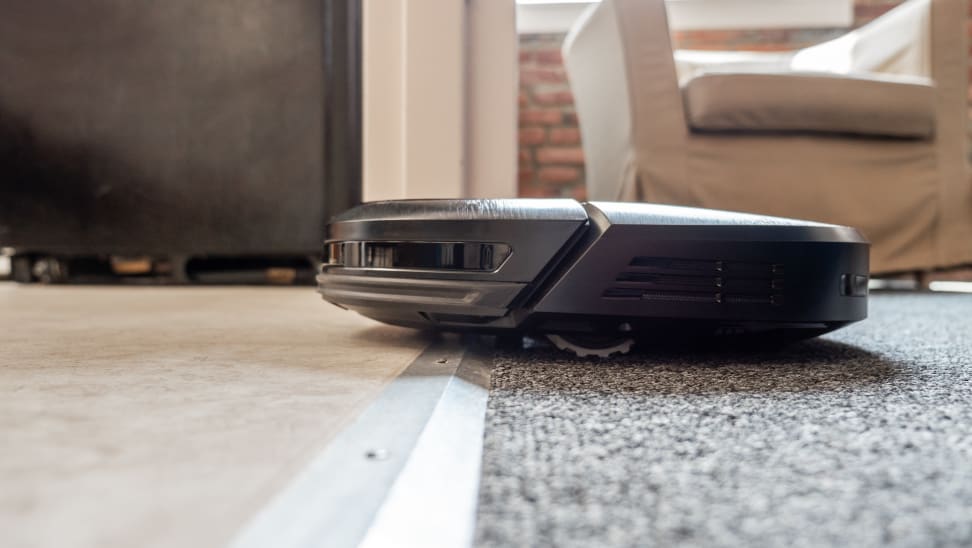 iRobot Roomba 960 review: This robot vacuum leaves all others in