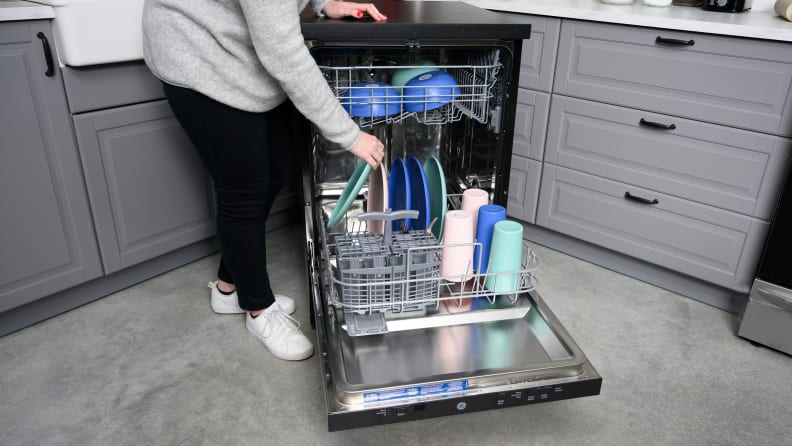 GE 23.625-in Portable Freestanding Dishwasher (Used, Excellent